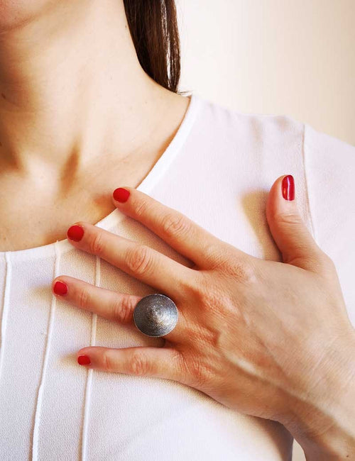 Anello sardo in argento con corbula