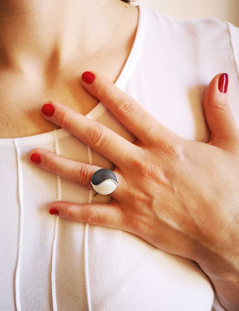 Anello sardo in argento con corbula TAO