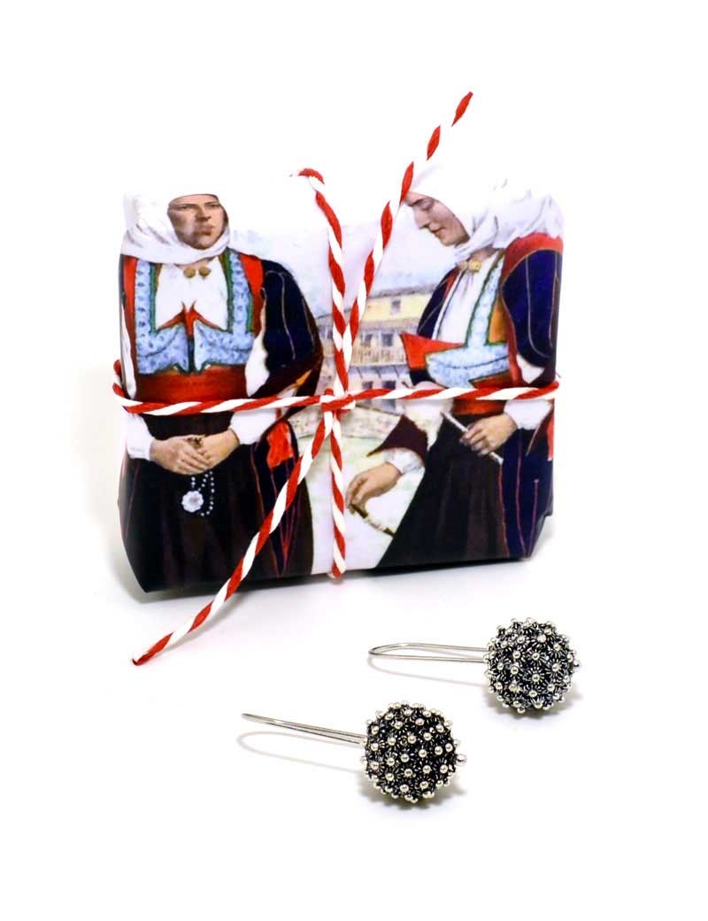 Sardinian earrings with a honeycomb silver filigree sphere
