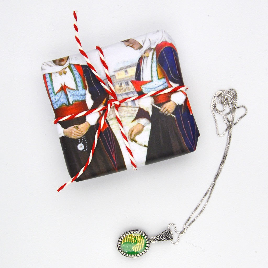 Catenina con ciondolo sardo ovale in argento con broccato e Occhio di Santa Lucia