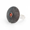 Anello sardo in argento con corbula e corallo