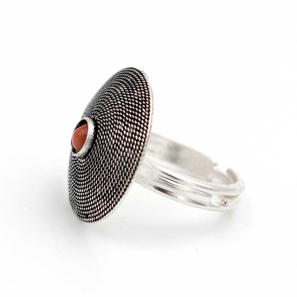 Anello sardo in argento con corbula e corallo