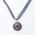 Collana bottone campidanese in argento con granette e pietra